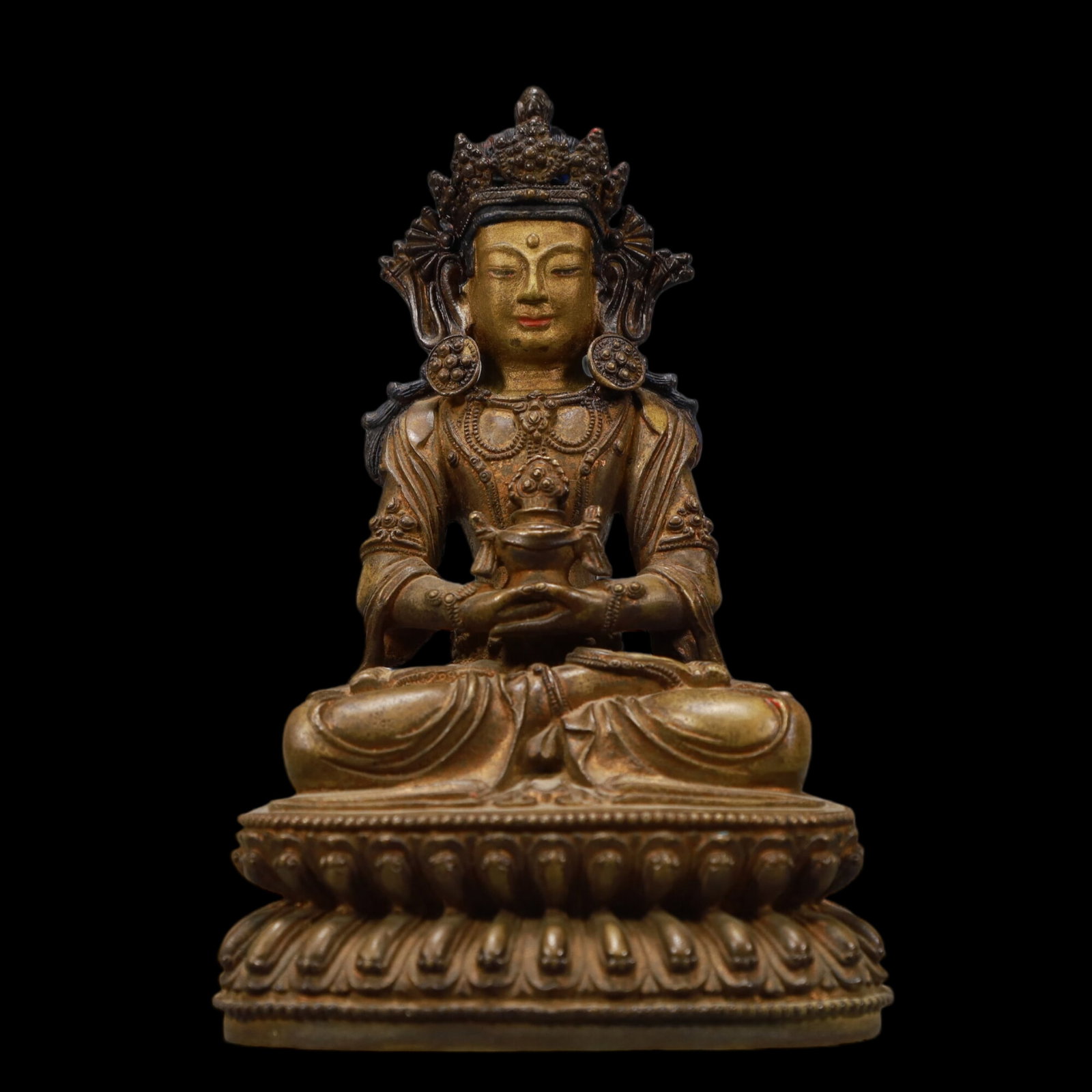 A Solemn Gilt Bronze Statue of Amitayus: A Solemn Gilt Bronze Statue of Amitayus,Qing Dynasty, China,Size:4.3inx3.5inx6.7in,Weight:1350g 铜鎏金无量寿佛像,中国清代