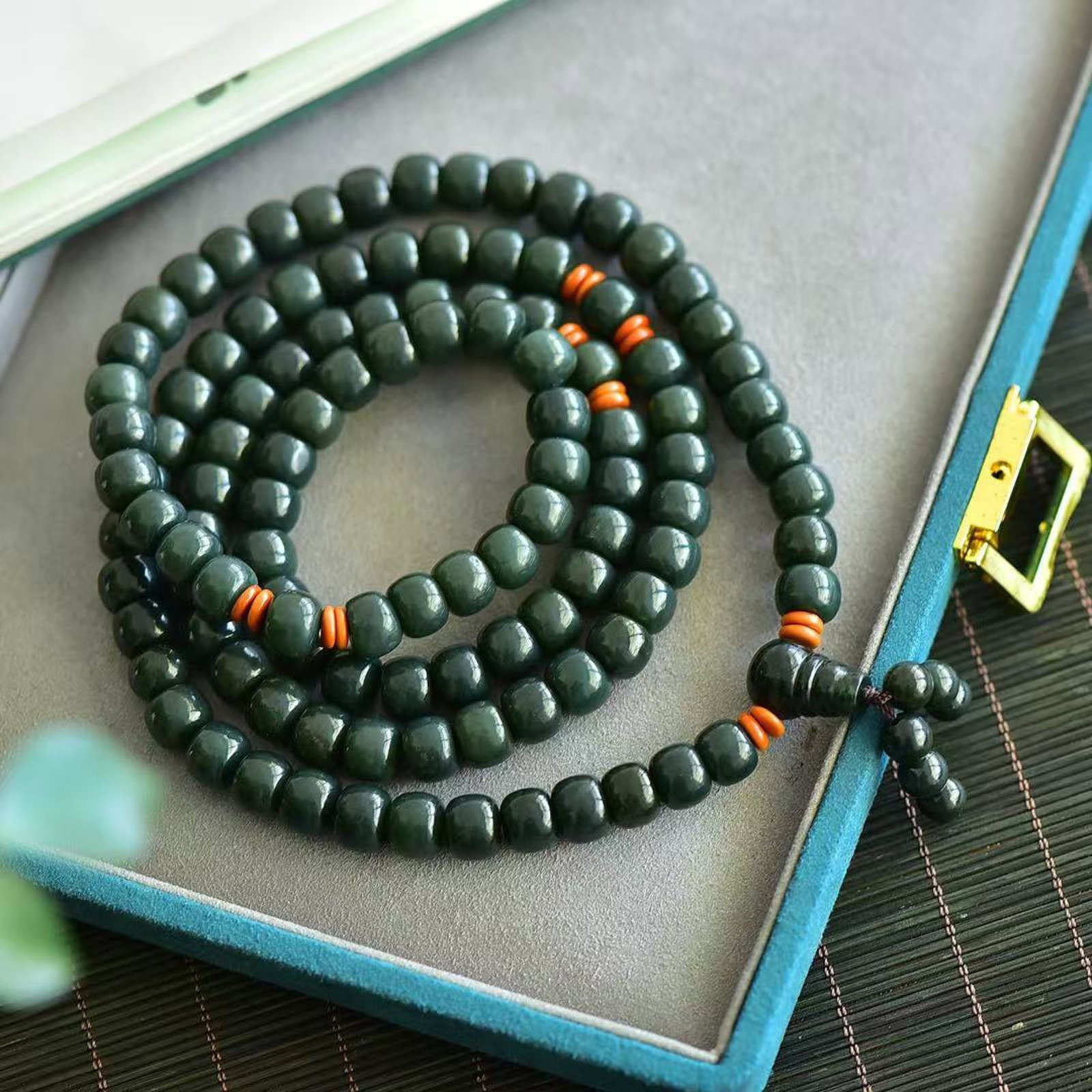 An Exquisite Sapphire Bracelets - 2
