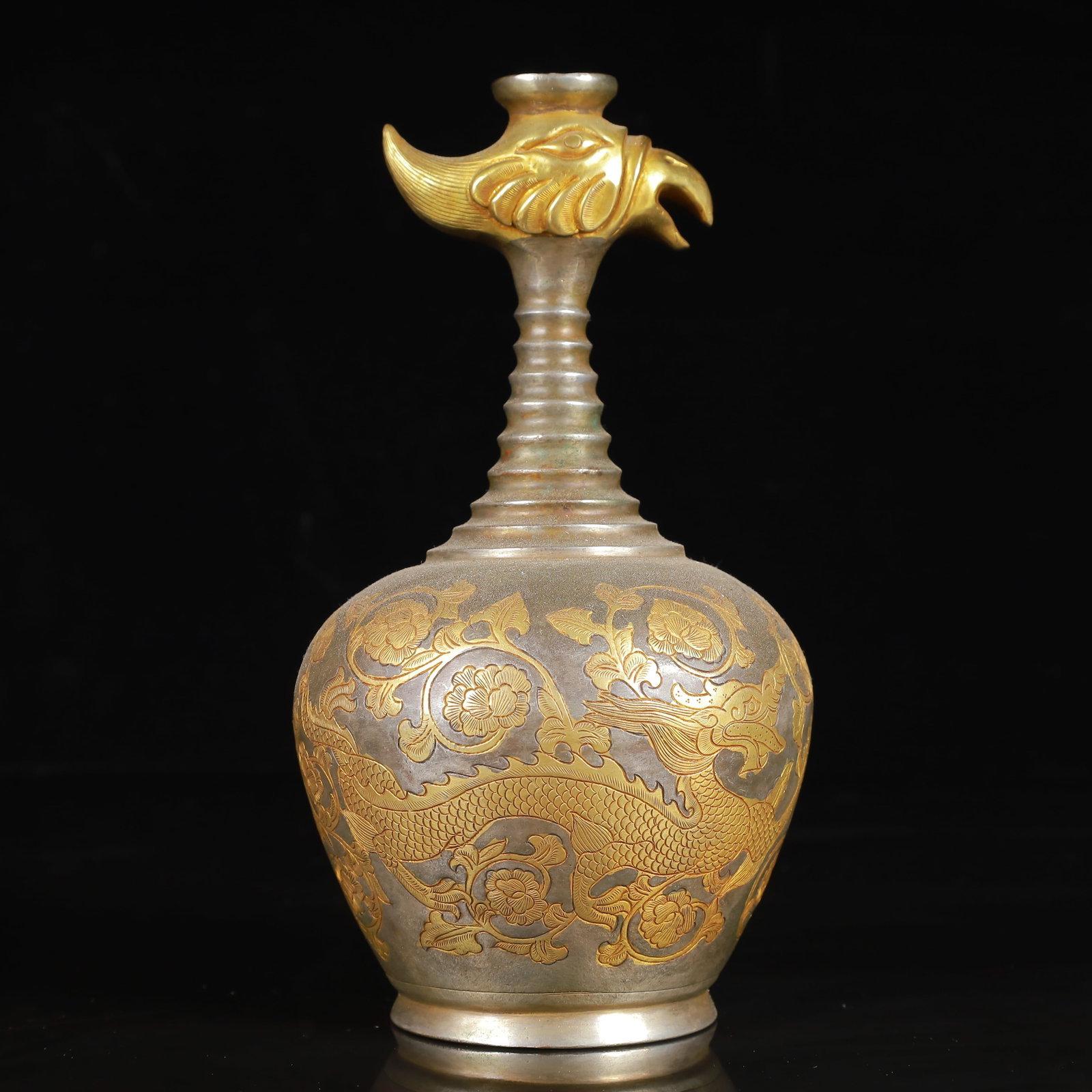 An Exquisite Gilt Silver Dragon and Phoenix Pattern Vase: An Exquisite Gilt Silver Dragon and Phoenix Pattern Vase,Qing Dynasty,China,Size:3.9inx7.5in,Weight:450g 银鎏金龙凤纹瓶,中国清代