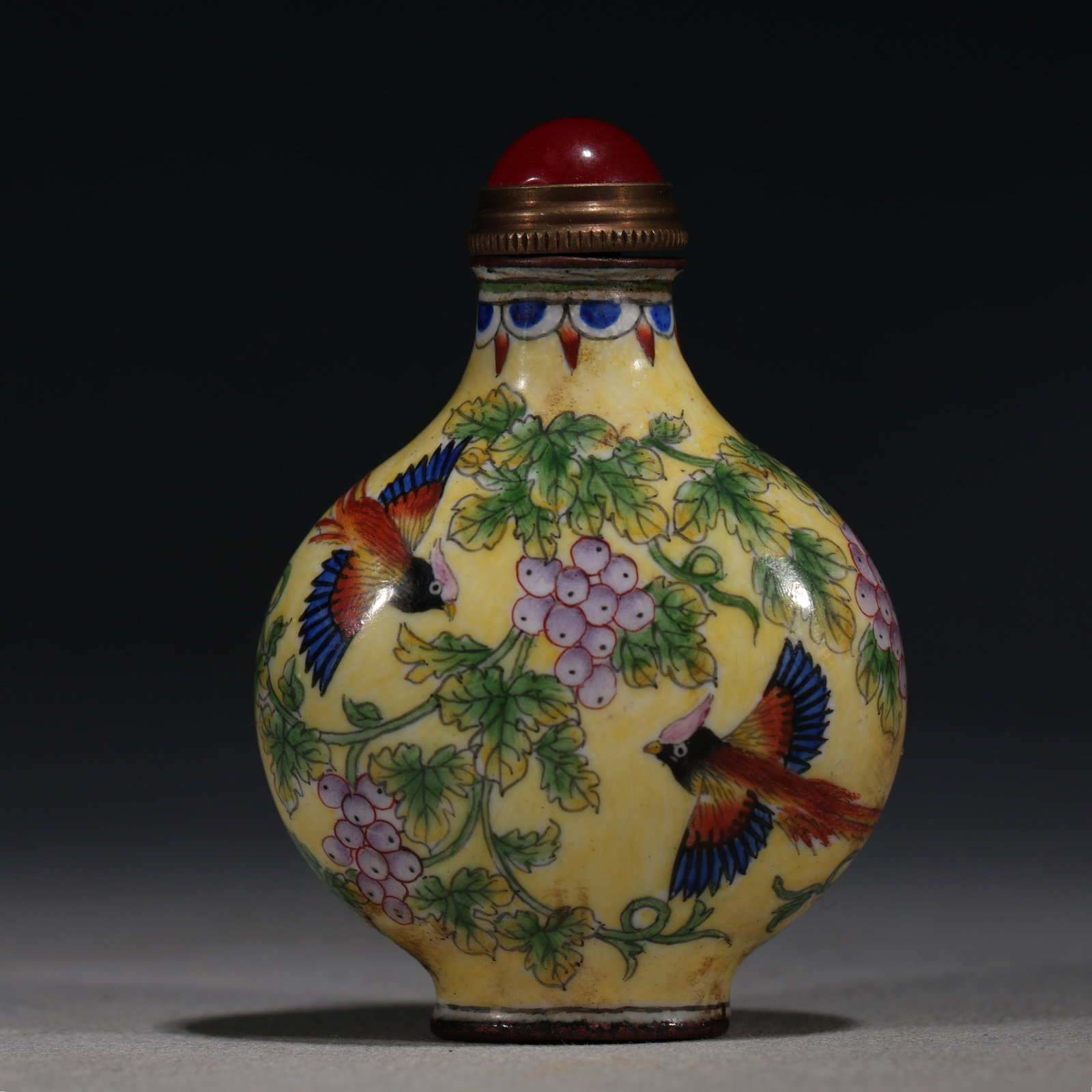A Chinese Painted Enamel Snuff Bottle with Drinking Scene,Yide Cheng Mark (1 of 5)