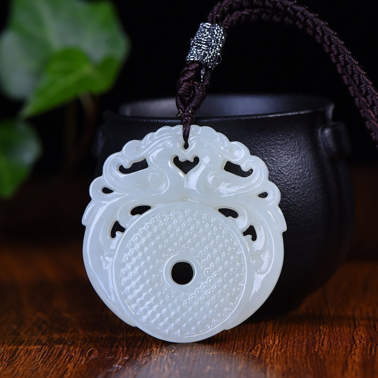An Exquisite White Jade Phoenix Pattern Pendant: An Exquisite White Jade Phoenix Pattern Pendant,Size:46mmx50mmx8mm
