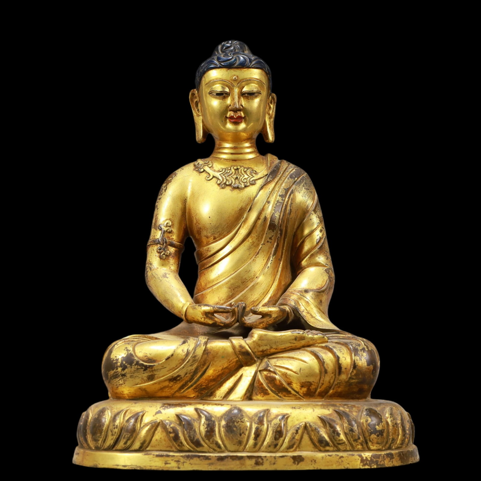 A Solemn Gilt Bronze Statue of Sakyamuni: A Solemn Gilt Bronze Statue of Sakyamuni,Ming Dynasty, China,Size:10.2inx6.7inx13in,Weight:16100g 铜鎏金释迦摩尼像,中国明代