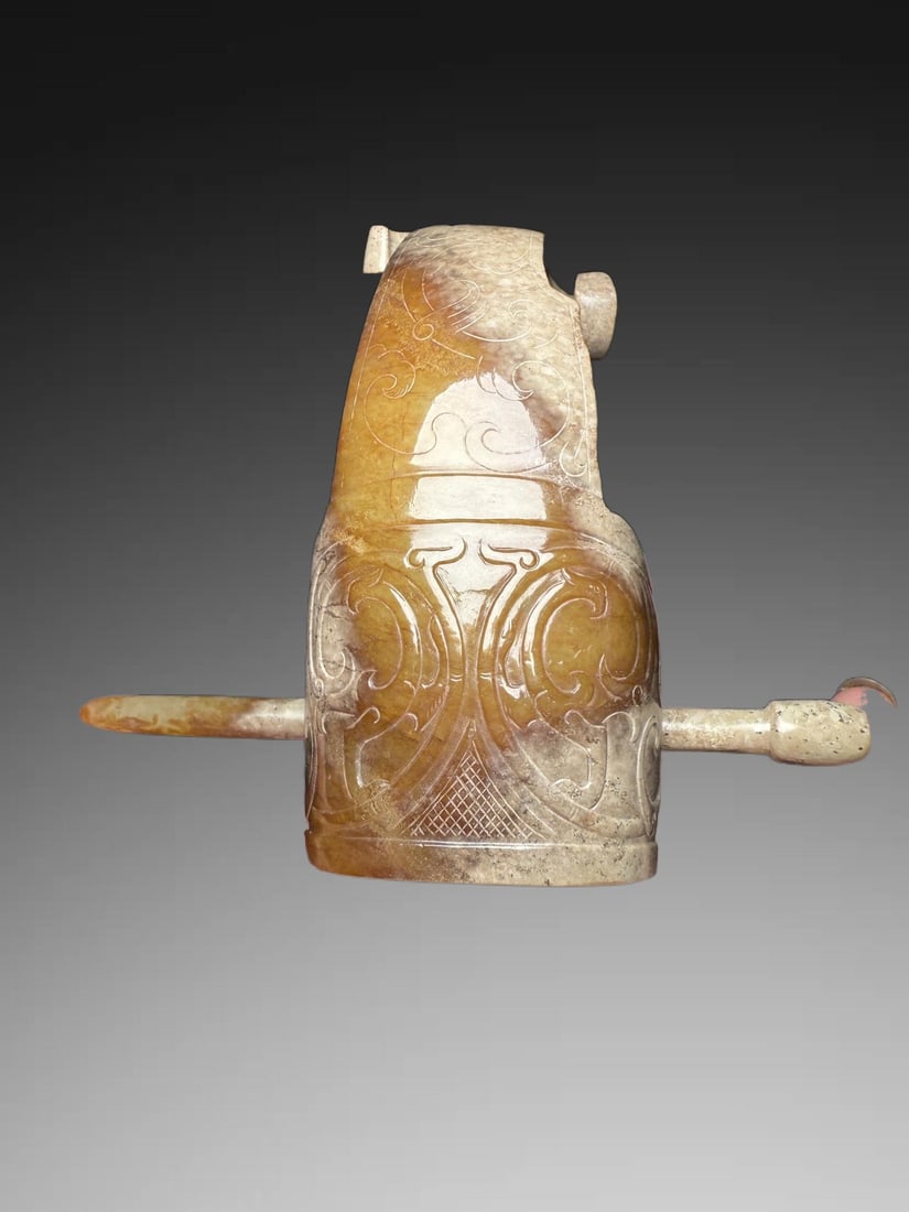 An Exquisite Hotan Jade Hair Band: An Exquisite Hotan Jade Hair Band,Han Dynasty, China,Size:4.3in,Weight:177g 和田玉发箍,中国汉代