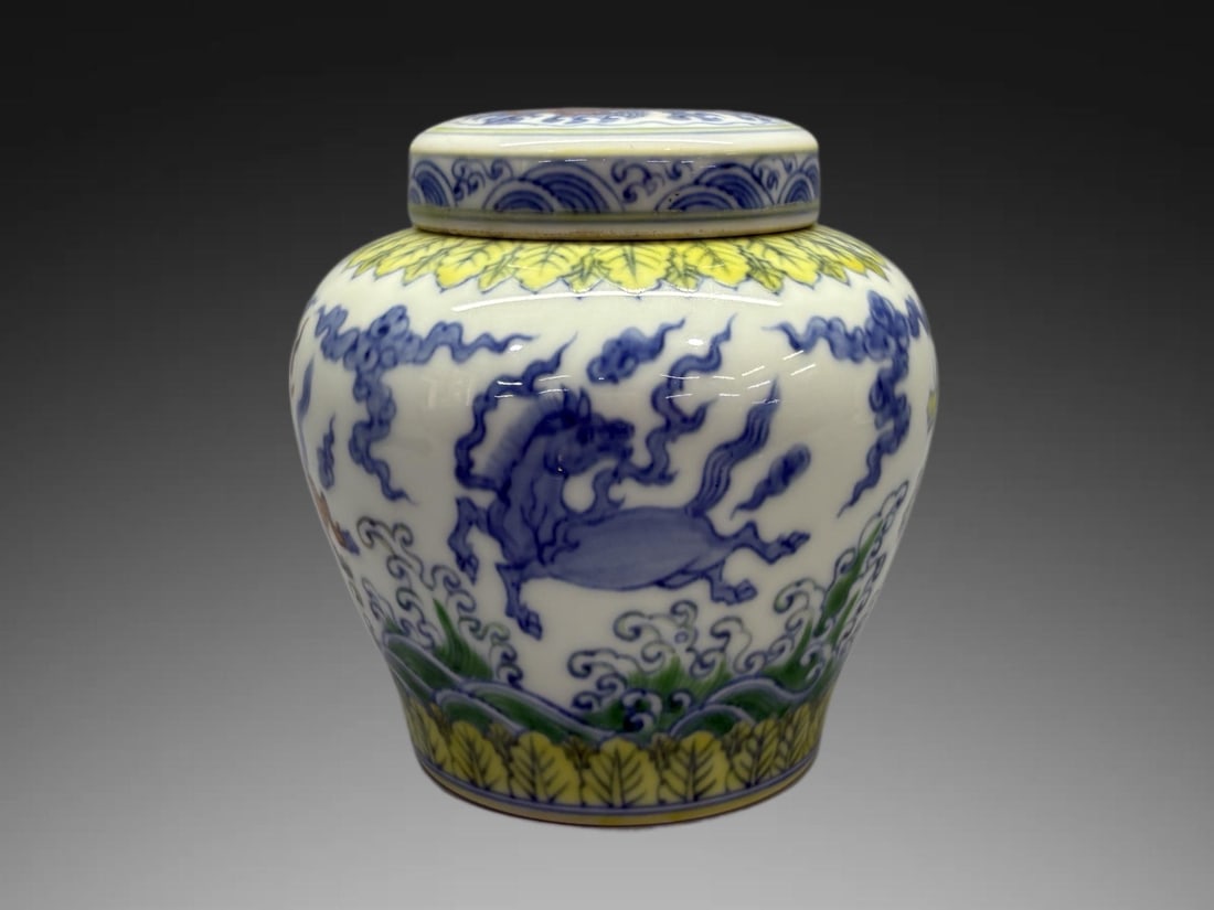 An Exquisite Doucai Horse Pattern Jar: An Exquisite Doucai Horse Pattern Jar,Ming Dynasty, China,Size:4.2inx4.3in 斗彩马纹罐,中国明代