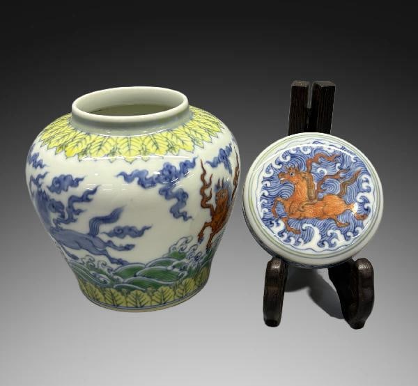 An Exquisite Doucai Horse Pattern Jar - 6