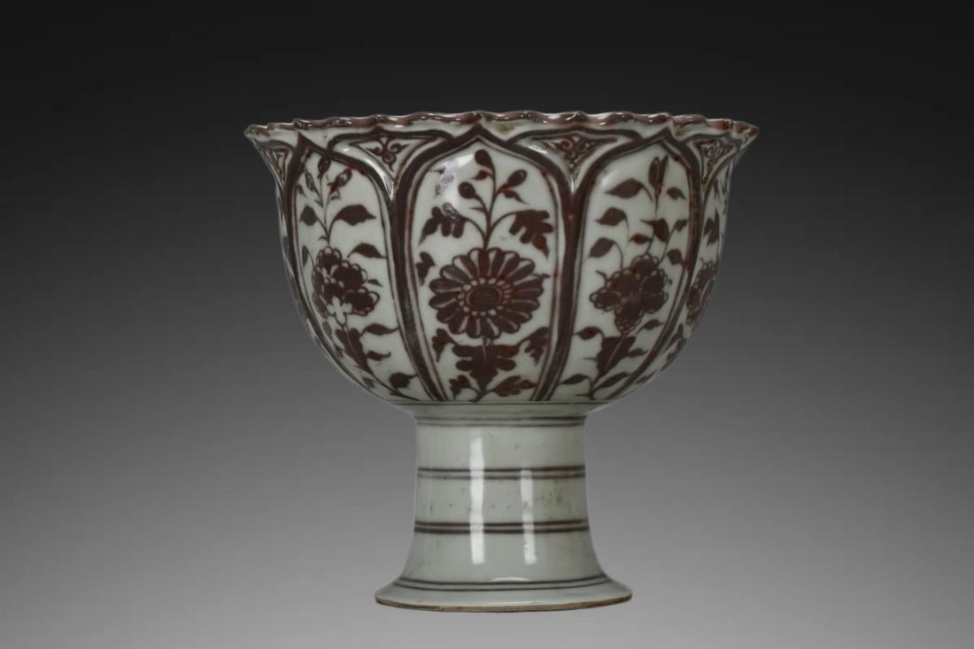 An Exquisite Underglaze-Red Flower Pattern Cup: An Exquisite Underglaze-Red Flower Pattern Cup,Ming Dynasty, China,Size:6.3inx7.1inx3.7in 釉里红花卉纹杯,中国明代