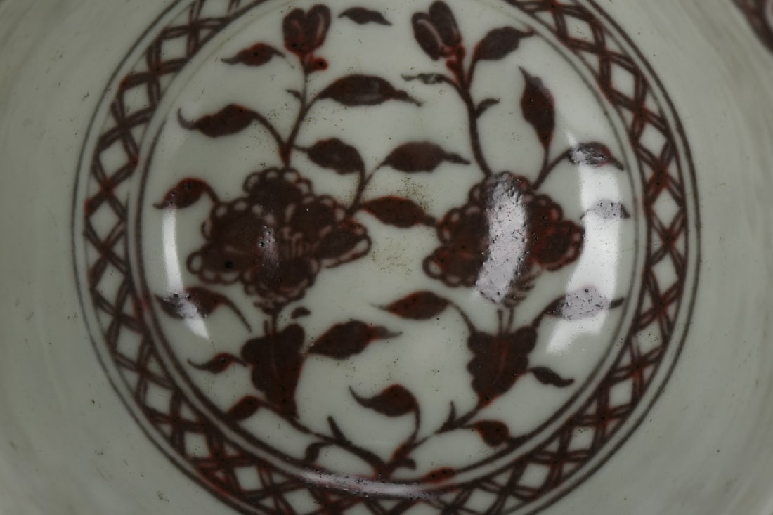 An Exquisite Underglaze-Red Flower Pattern Cup - 7
