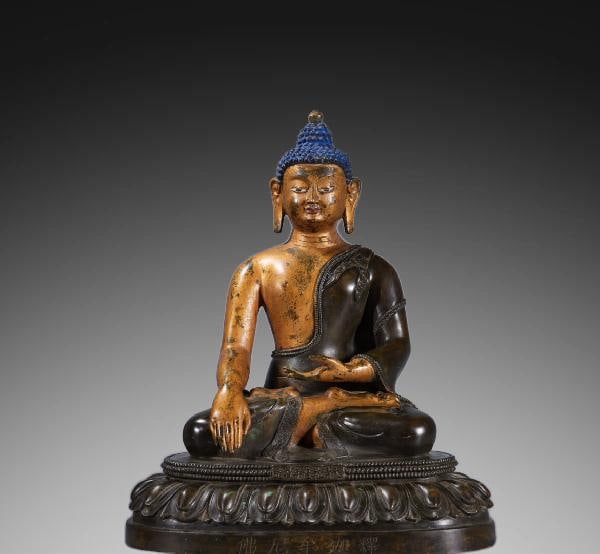 An Exquisite Coppery Buddha statue: An Exquisite Coppery Buddha statue,Qing Dynasty, China,Qianlong Six-character Mark,Size:11inx8.7in,Weight:4630g