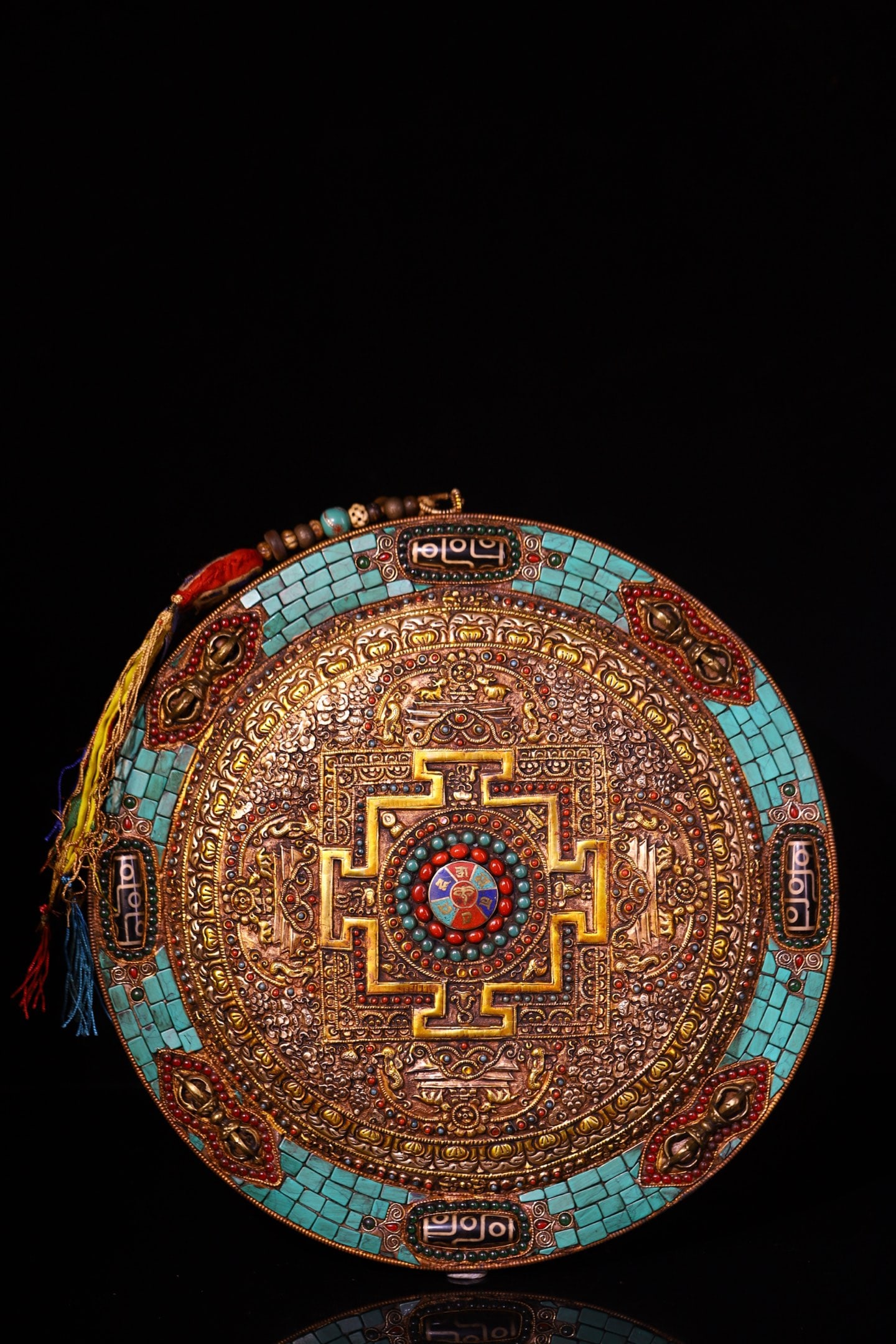 An Exquisite Silver Inlaid Gems Thangka: An Exquisite Silver Inlaid Gems Thangka,Ming Dynasty, China,Size:13inx11.8inx0.8in,Weight:1100g 银镶嵌宝石唐卡,中国明代