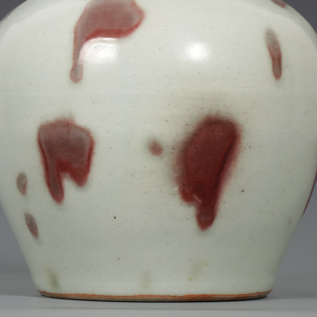 An Exquisite Underglaze-Red Jar - 4