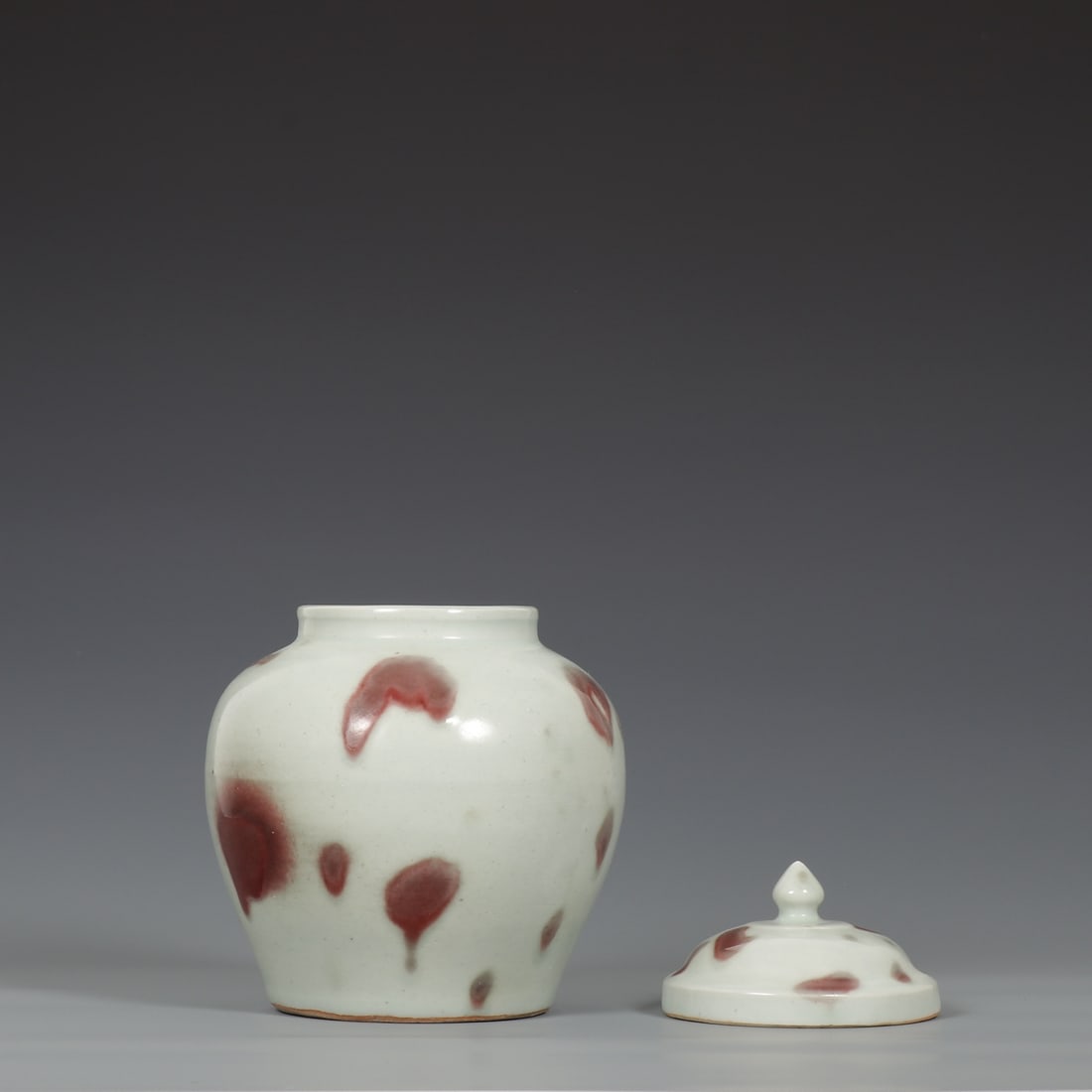 An Exquisite Underglaze-Red Jar - 5