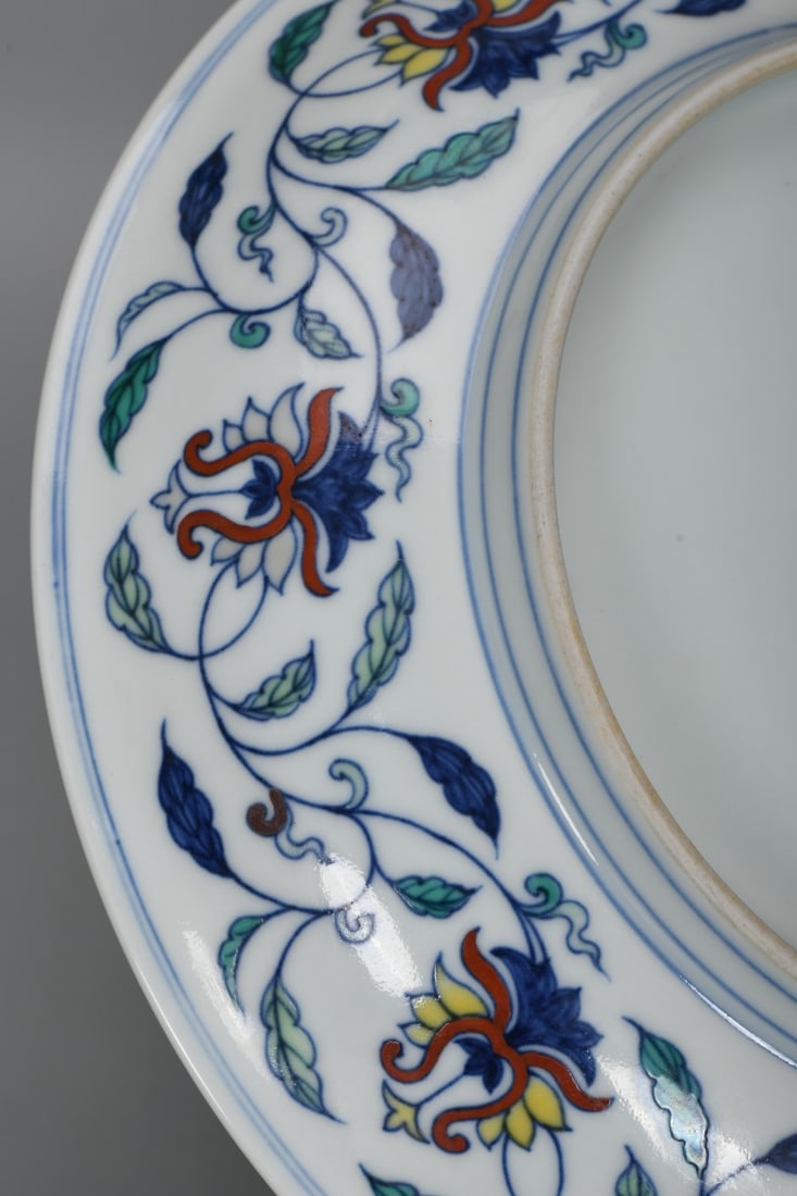 An Exquisite Doucai Grape Pattern Plate - 6