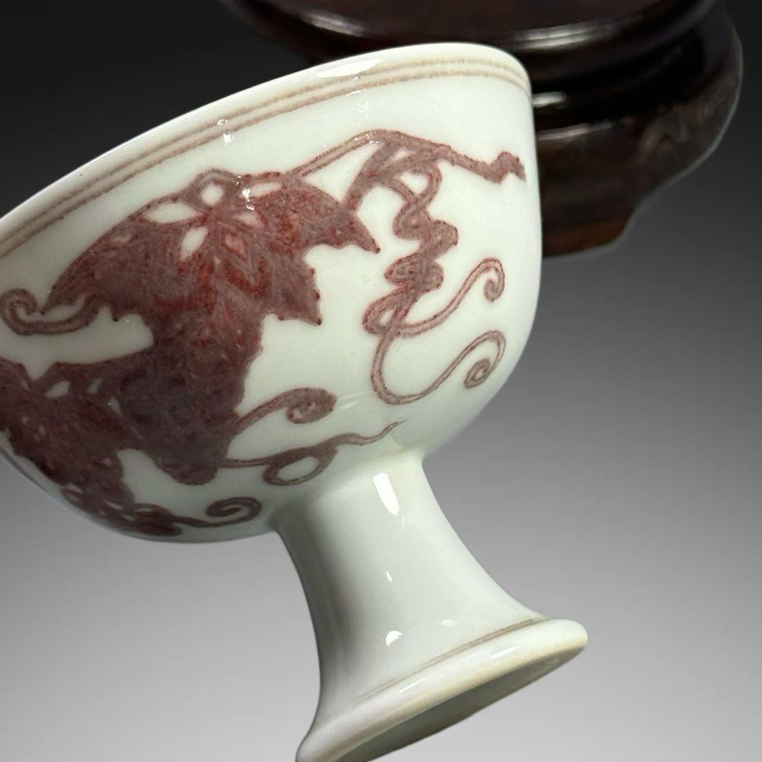An Exquisite UnderGlaze-Red Grapes Pattern Cup - 3