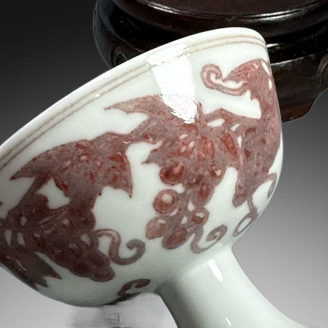 An Exquisite UnderGlaze-Red Grapes Pattern Cup - 4