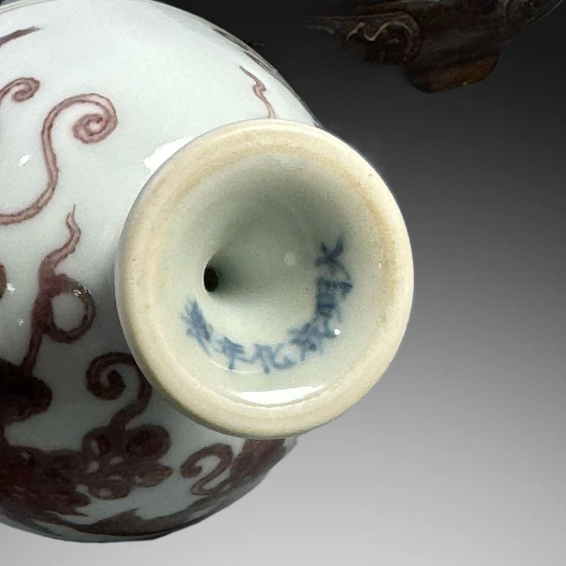 An Exquisite UnderGlaze-Red Grapes Pattern Cup - 7
