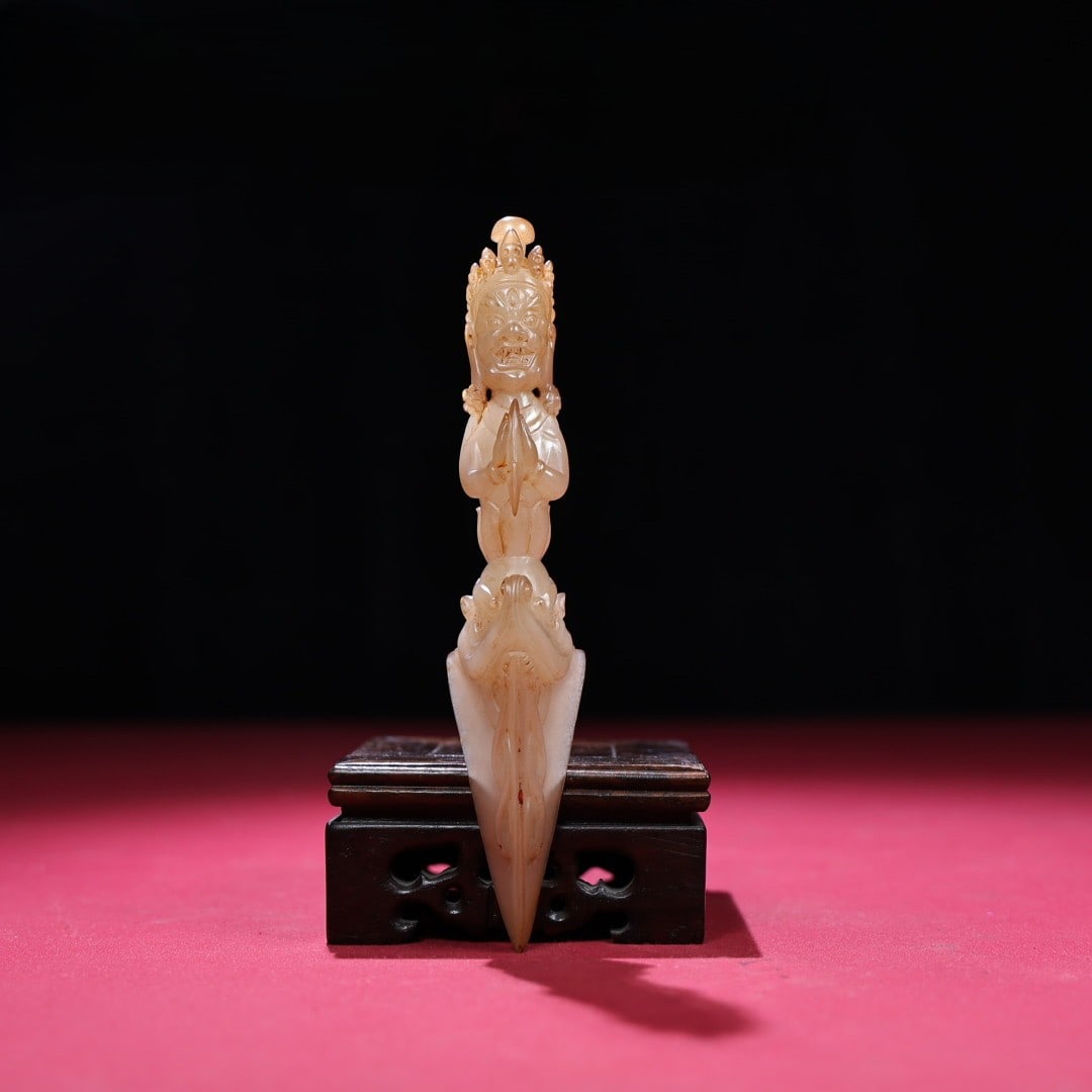 An Exquisite Hotan Jade Vajra: An Exquisite Hotan Jade Vajra,Han Dynasty, China,Size:6.1inx1.2inx0.9in,Weight:76g 和田玉金刚杵,中国汉代