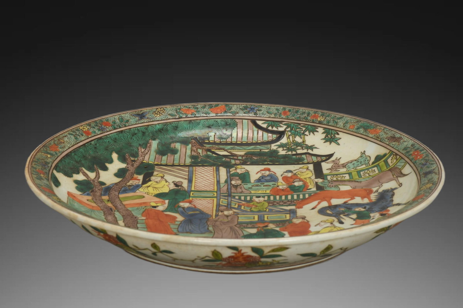 An Exquisite Wucai Figures Pattern Plate - 2