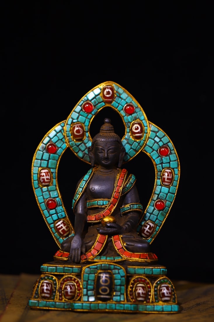 An Exquisite Bronze Inlaid Gems Buddha Statue Ornament: An Exquisite Bronze Inlaid Gems Buddha Statue Ornament,Qing Dynasty, China,Size:7.3inx5.1in,Weight:2000g 铜镶嵌宝石佛像摆件,中国଀