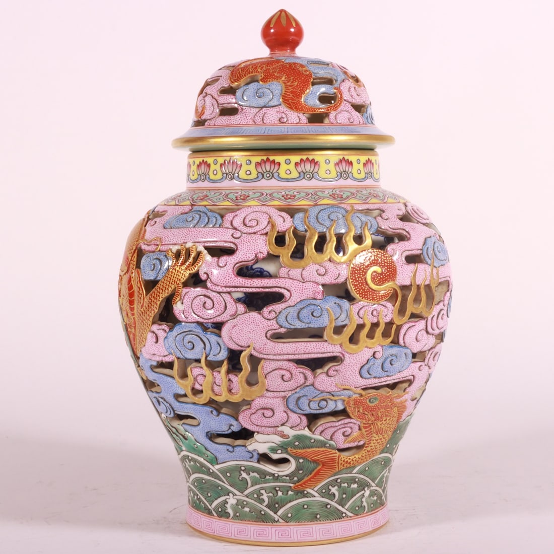 An Exquisite Enamel Dragon Pattern Jar - 2