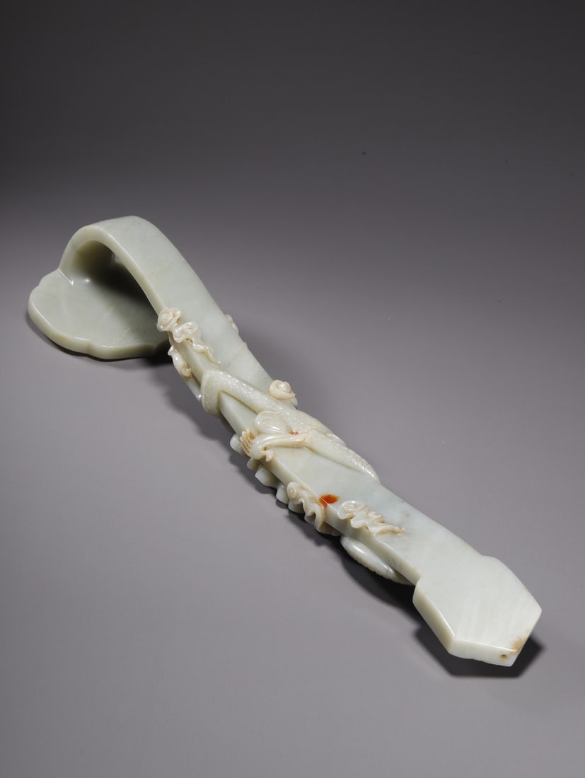 An Exquisite Hotan Jade Dragon Pattern Ruyi - 2