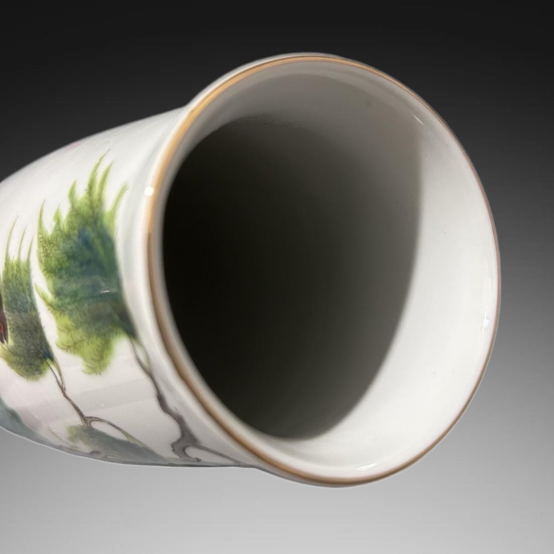 An Exquisite Enamel Figures Pattern Vase - 5