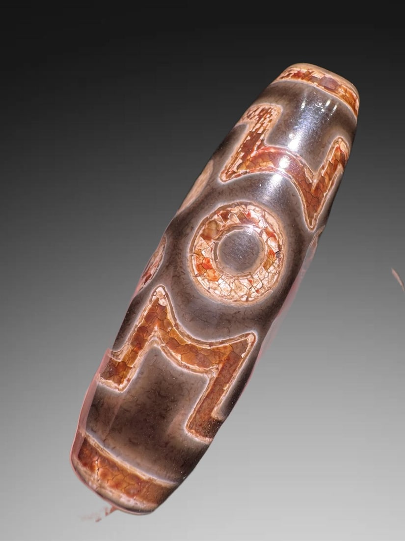 An Exquisite Seven-Eye Dzi bead: An Exquisite Seven-Eye Dzi bead,Qing Dynasty, China,Size:0.6inx1.9in 七眼天珠,中国清代
