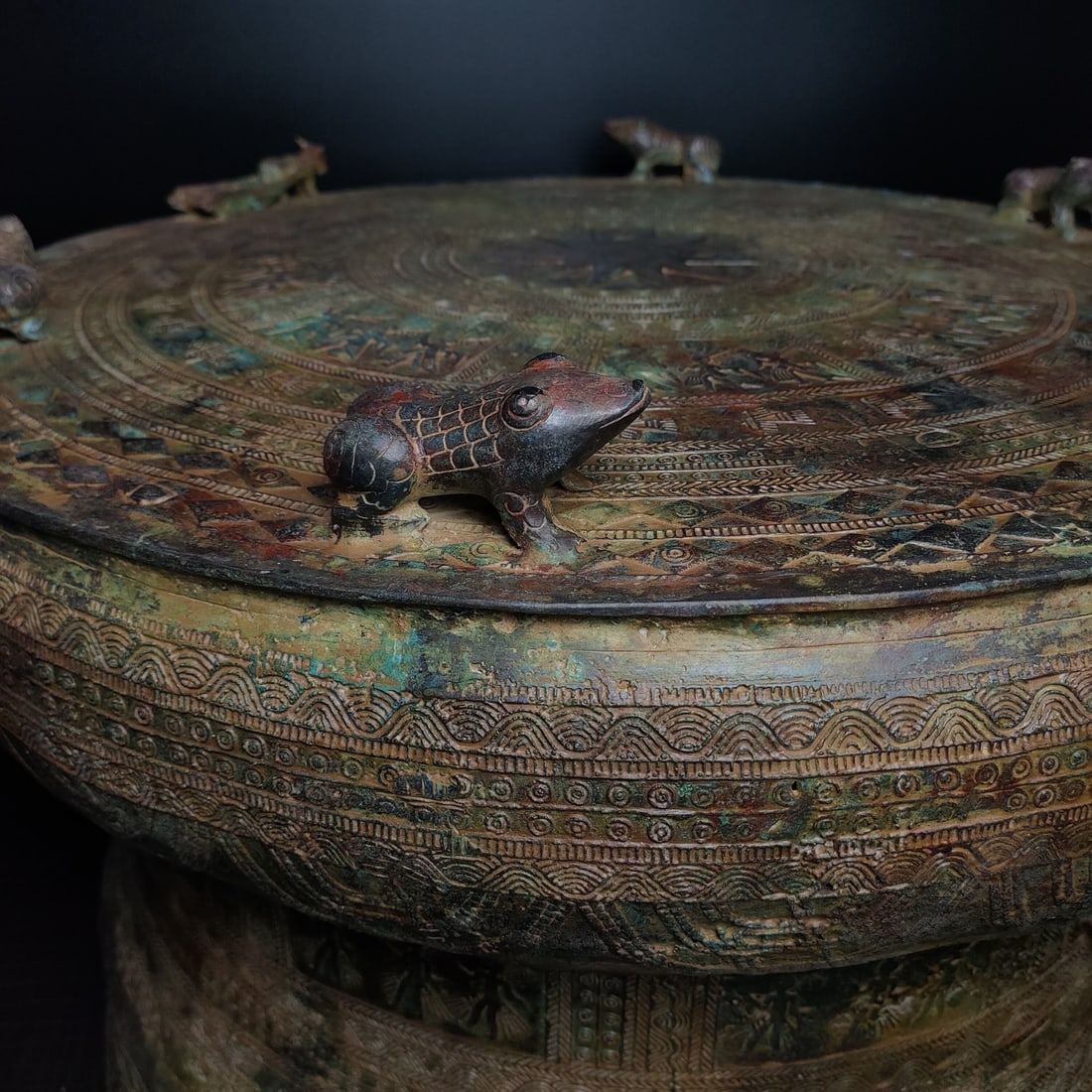 An Exquisite Bronze Frog Drum - 2