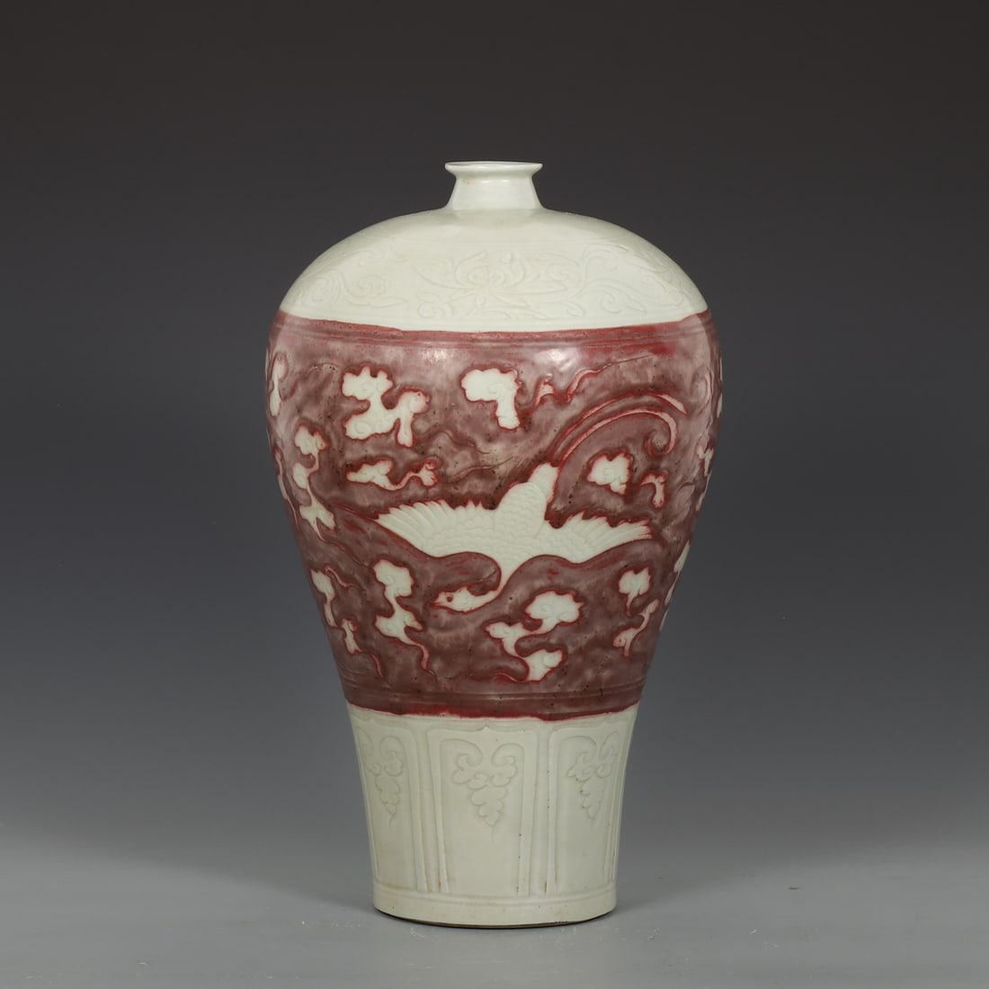 An Exquisite Underglaze-Red Phoenix Pattern Vase: An Exquisite Underglaze-Red Phoenix Pattern Vase,Yuan Dynasty, China,Size:17.1inx2.2inx10.2in 釉里红凤纹瓶,中国元代