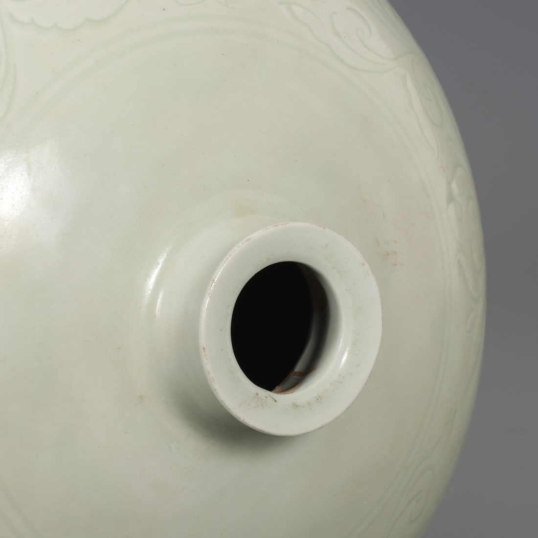 An Exquisite Underglaze-Red Phoenix Pattern Vase - 8