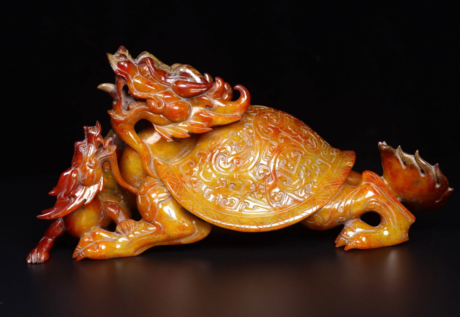 An Exquisite Hotan Jade Tortoise Ornament: An Exquisite Hotan Jade Tortoise Ornament,Han Dynasty, China,Size:11.4inx4.7inx5.1in,Weight:2813g 和田玉龟摆件,中国汉代
