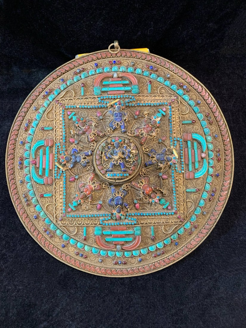 An Exquisite Silver-Gilt Filigree Multi-Gem Inlay Thangka Hanging Screen: An Exquisite Silver-Gilt Filigree Multi-Gem Inlay Thangka Hanging Screen,Qing Dynasty, China,Size:14.4inx0.8in 银鎏金累丝嵌百宝唐卡挂&