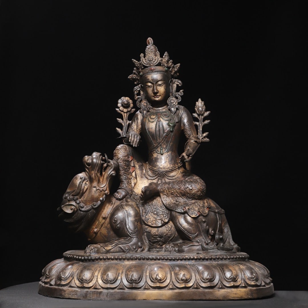 An Exquisite Bronze Gold Printed Buddha Statue Ornament: An Exquisite Bronze Gold Printed Buddha Statue Ornament,Ming Dynasty, China,Size:31.5inx26.8inx16.5in,Weight:27200g 铜拓金佛像摆件,中国明