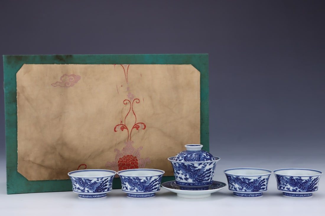 A Set of Exquisite Blue and White Phoenix Pattern Cups: A Set of Exquisite Blue and White Phoenix Pattern Cups,Qing Dynasty, China,Yongzheng Six-character Mark,Size:3.5inx4.5in(Bowl),1.6inx3.3in(Cup) 一套青花凤纹杯