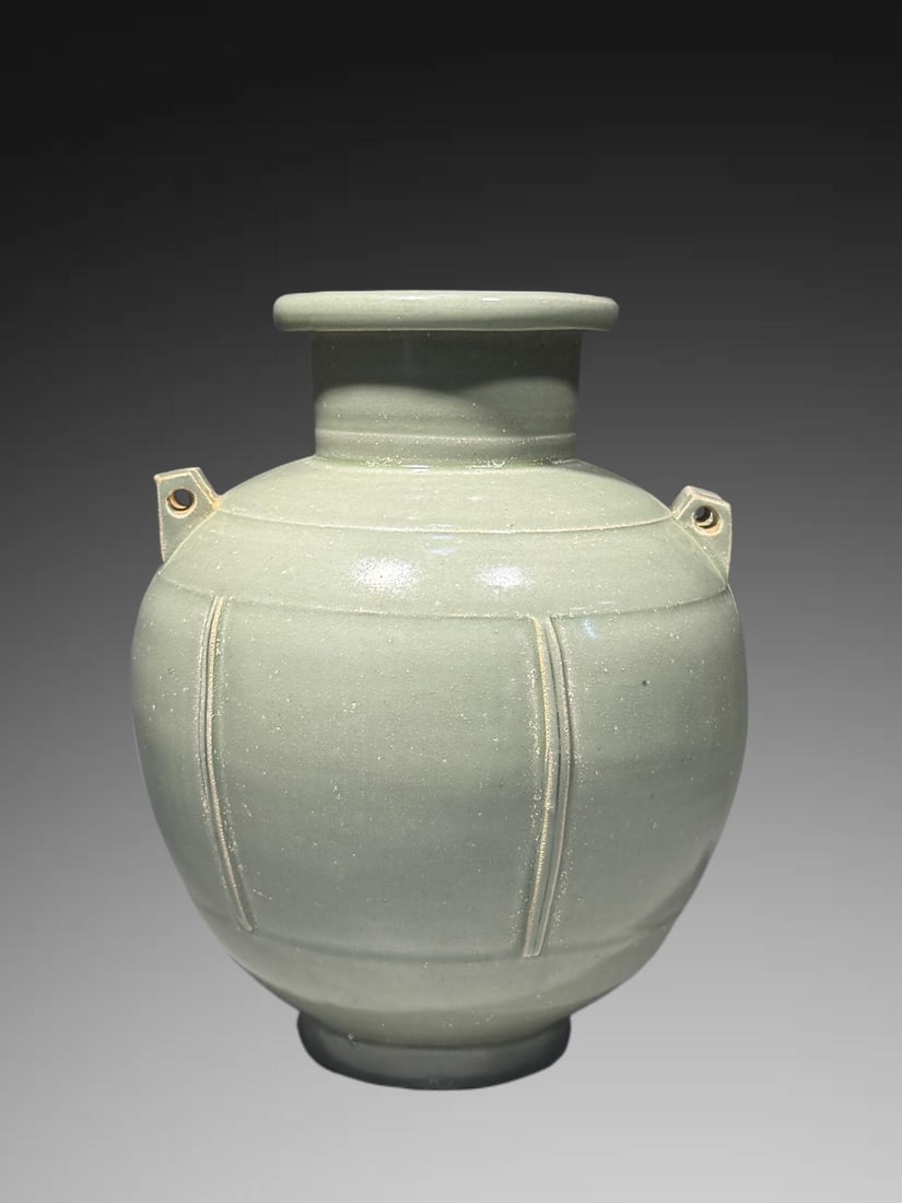 An Exquisite Yue Yao Celadon Glazed Vase (1 of 7)