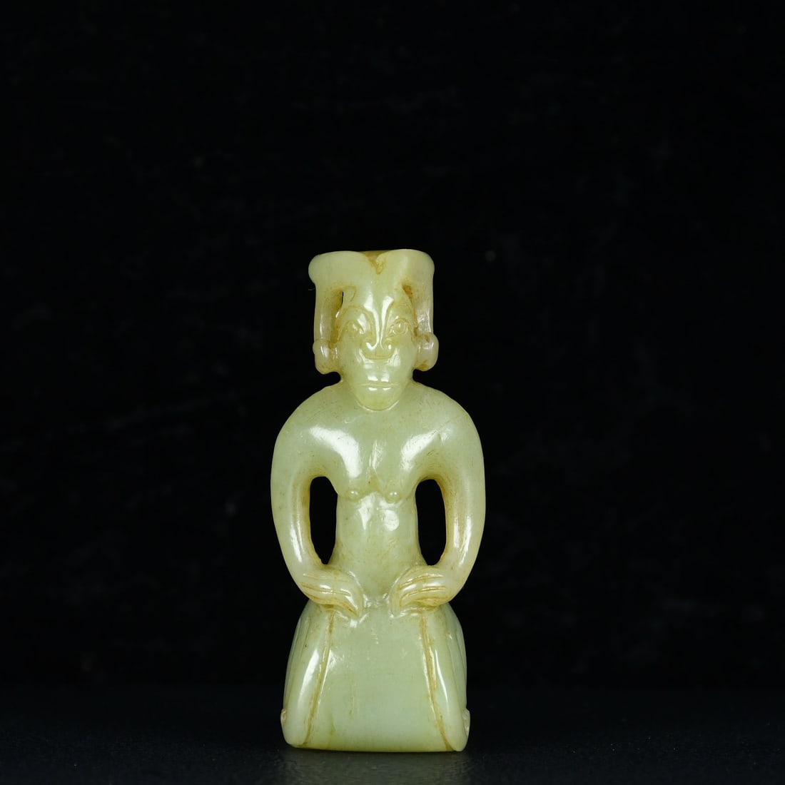 An Exquisite Hotan White Jade Figure Handheld Carving: An Exquisite Hotan White Jade Figure Handheld Carving,Han Dynasty,China,Size:3inx1.4in,Weight:67g 和田白玉人手把件,中国汉代