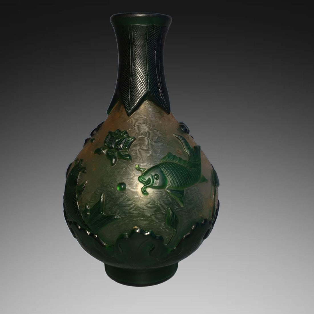 An Exquisite Colored Glaze Fish Pattern Vase - 2