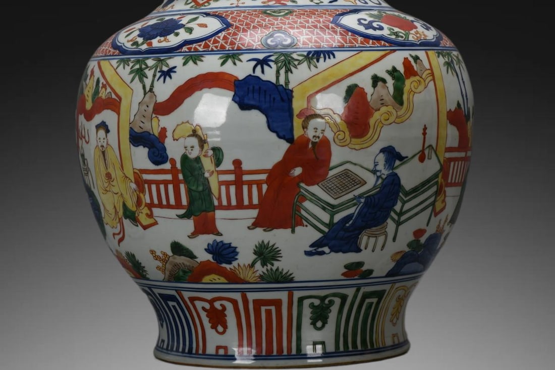 An Exquisite Wucai Figures Pattern Jar - 4