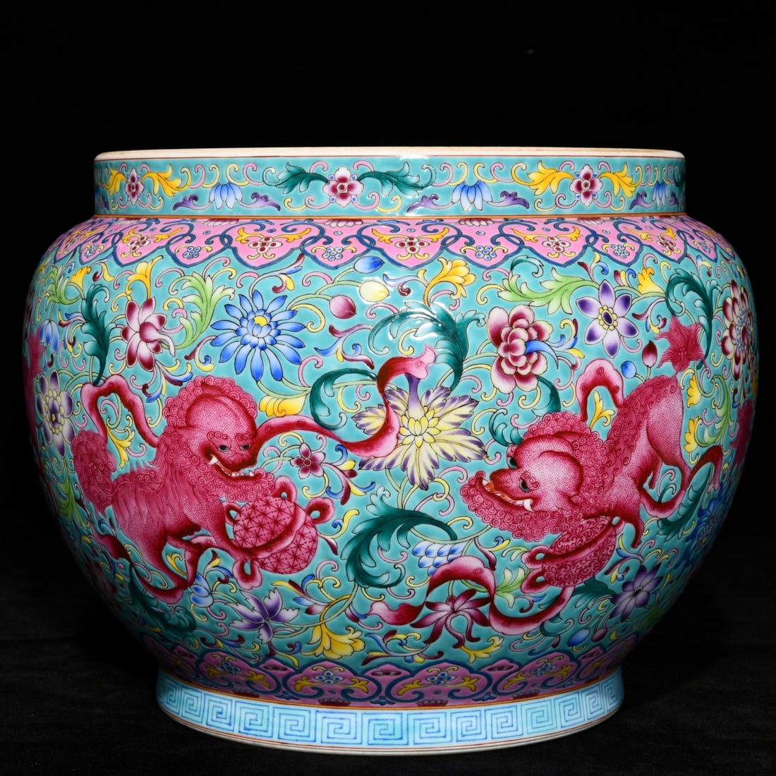 An Exquisite Enamel Dragon Pattern Jar - 3