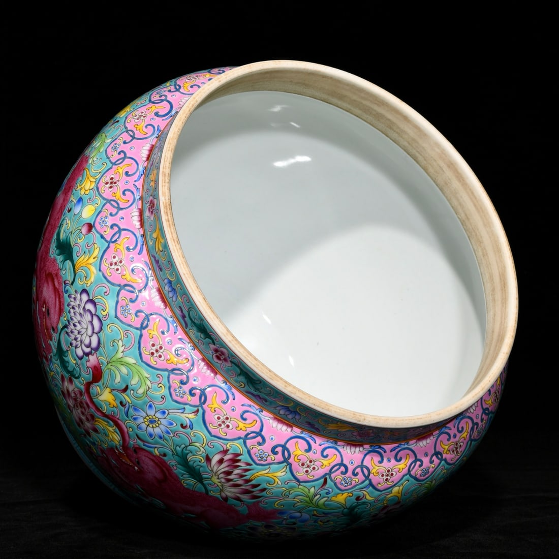 An Exquisite Enamel Dragon Pattern Jar - 4
