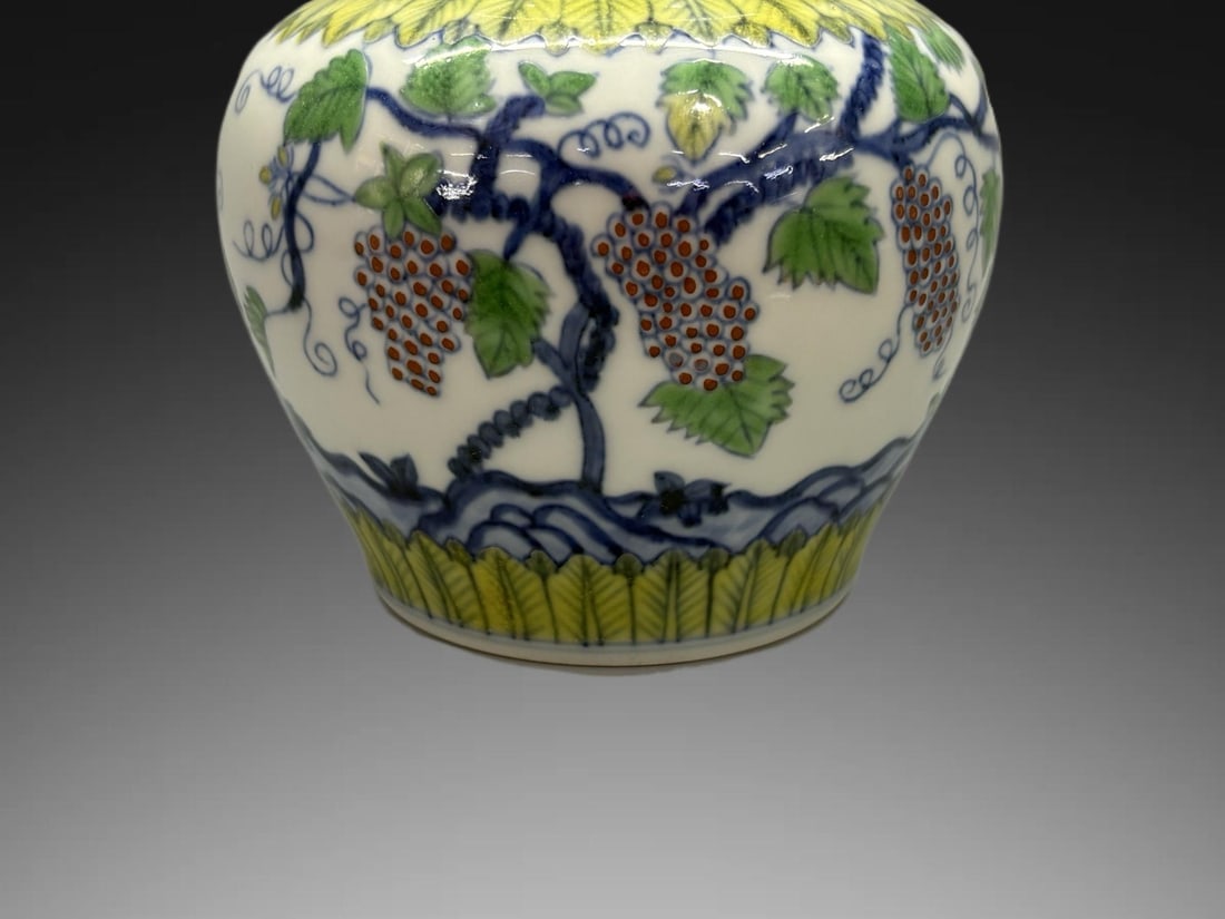 An Exquisite Doucai Grapes Pattern Jar - 4