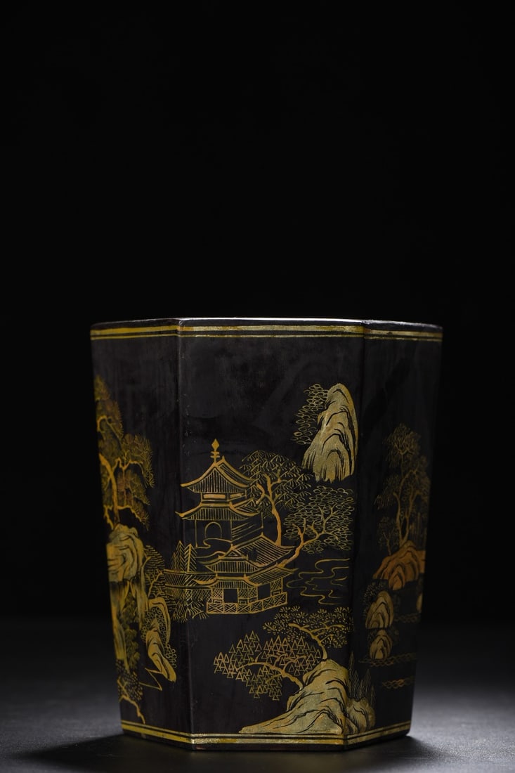 An Exquisite Wooden Lacquerware Painted Gold Landscape Pattern Brush Pot: An Exquisite Wooden Lacquerware Painted Gold Landscape Pattern Brush Pot,Qing Dynasty,China,Qianlong Four-character Mark,Size:6.1inx4.1in,Weight:430g木胎漆器描金