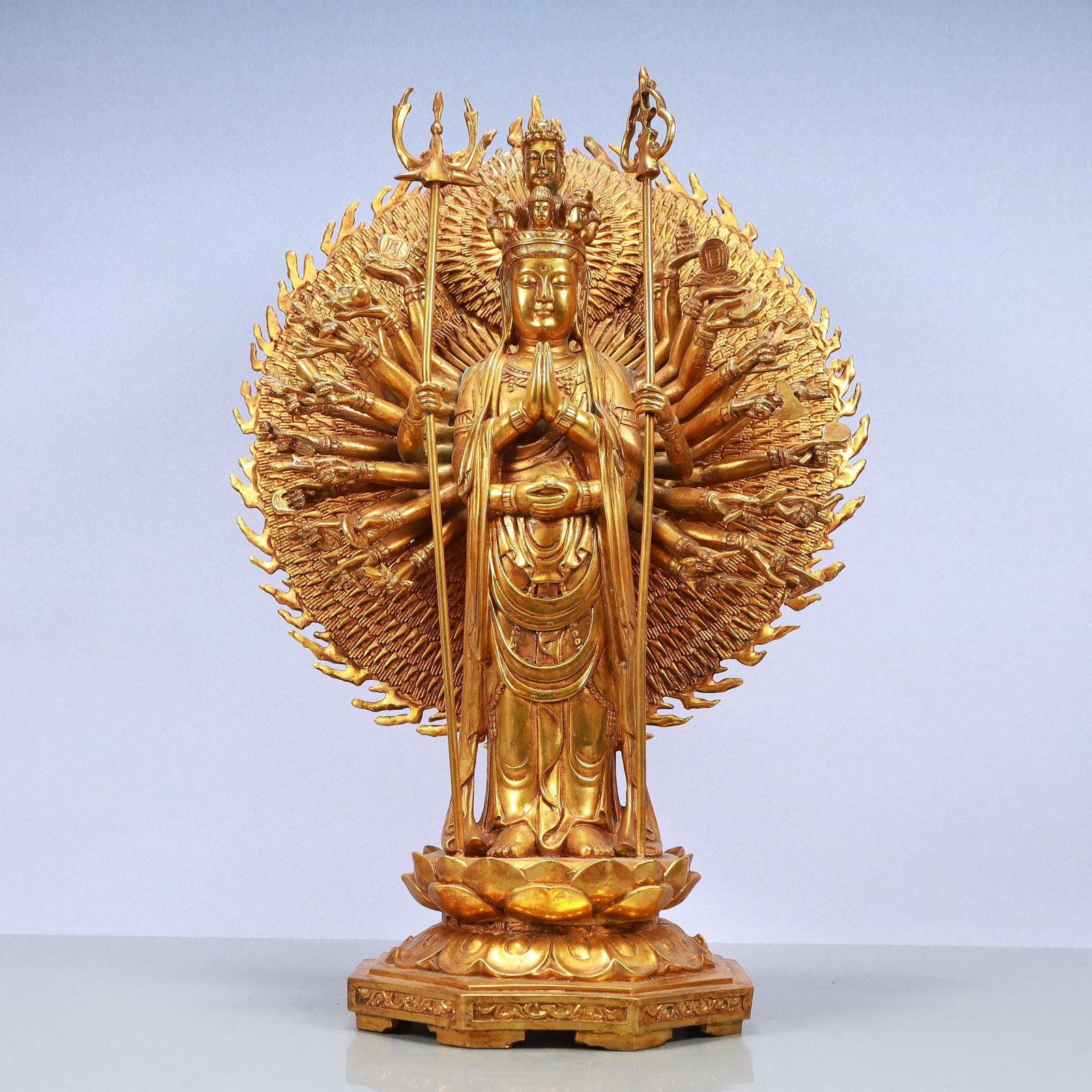 A Exquisite Gilt Bronze Statue of Vajra: A Exquisite Gilt Bronze Statue of Vajra Ming Dynasty, China Yongle Six-character Mark Size:15.7inx7.9inx22in Weight:13150g铜鎏金金刚 中国明代 
