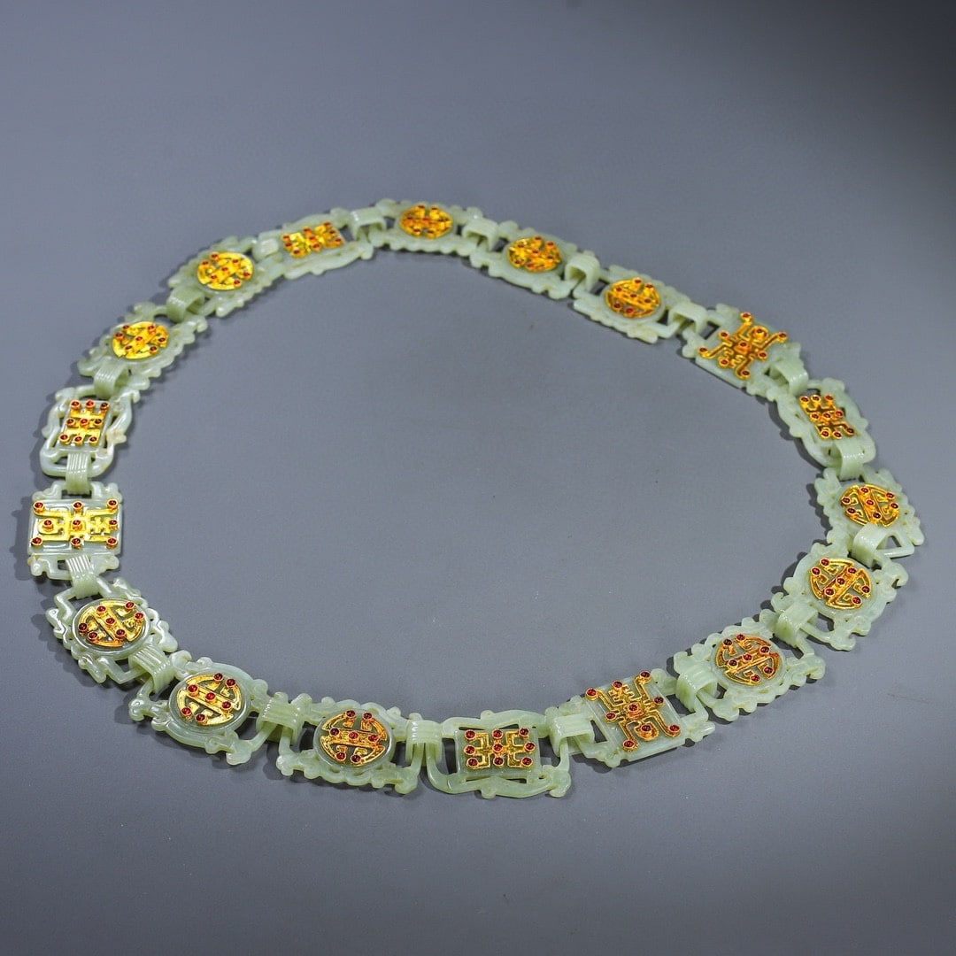 A Huge White Jade Cover with Gold Shou-Character Pattern Belt,Inlaid Gems: A Huge White Jade Cover with Gold Shou-Character Pattern Belt,Inlaid Gems,Qing Dynasty,China,Size:42.5inx1.6in,Weight:392g白玉包金寿字纹腰带ᦁ