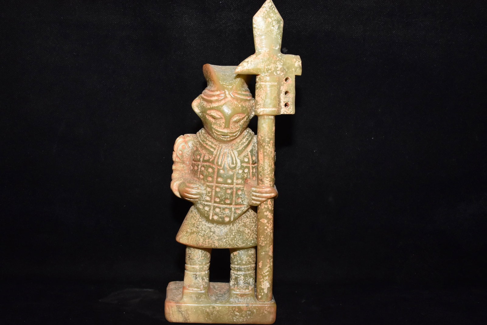 An Exquisite White Jade Figure Ornament: An Exquisite White Jade Figure Ornament,Qing Dynasty,China,Size:4.1inx9.8in,Weight:1010g白玉人物摆件,中国清代,Size:10.5cmx25cm,Weight:1010g