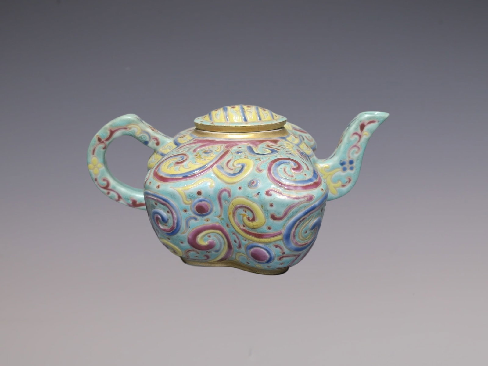 An Exquisite Famille-Rose Painted Gold Butterfly-Shaped Teapot: An Exquisite Famille-Rose Painted Gold Butterfly-Shaped Teapot,Qing Dynasty, China,Daoguang Six-character