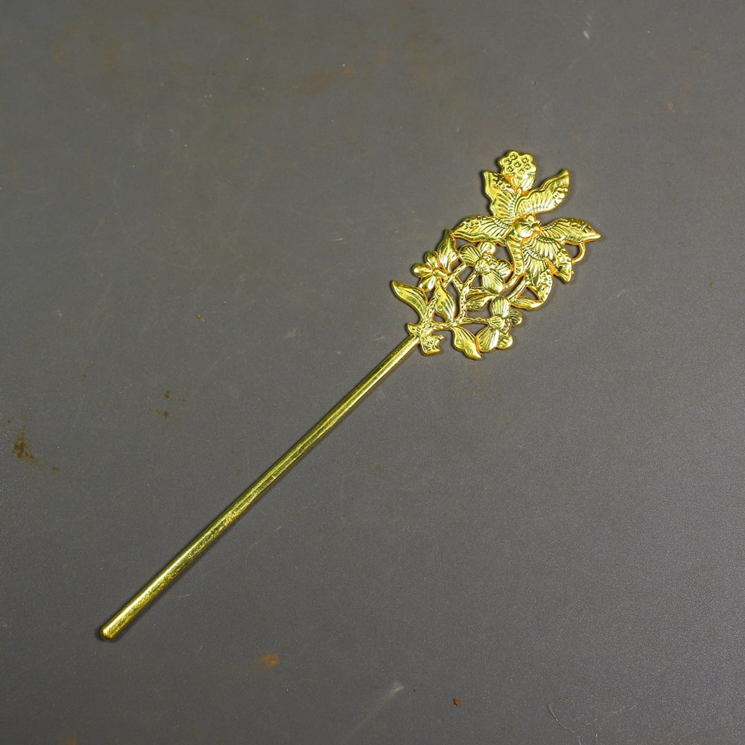 An Exquisite Gilt Silver Flower Pattern Hairpin: An Exquisite Gilt Silver Flower Pattern Hairpin,Qing