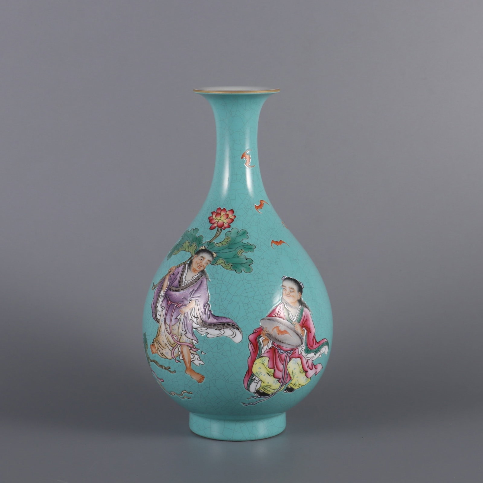 An Exquisite Turquoise Ground Famille-Rose Painted Gold Figure Pattern Vase,With Poem: An Exquisite Turquoise Ground Famille-Rose Painted Gold Figure Pattern Vase,With Poem,Qing Dynasty, China,Yongzheng Six-character Mark,Size:8.9inx4.7inx2.2in松石绿地粉