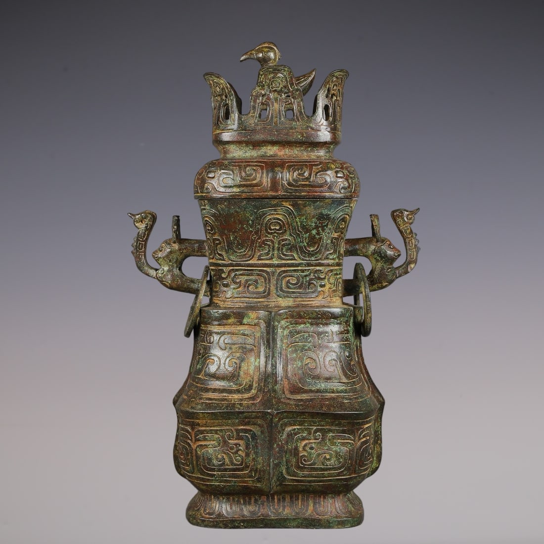 An Archaic Bronze Beast-Ears Vase with Cover,With Inscription: An Archaic Bronze Beast-Ears Vase with Cover,With Inscription,W.Zhou , China,Size:11.8inx18.9in,Weight:6400g青铜兽耳盖瓶,带铭文,中国&#
