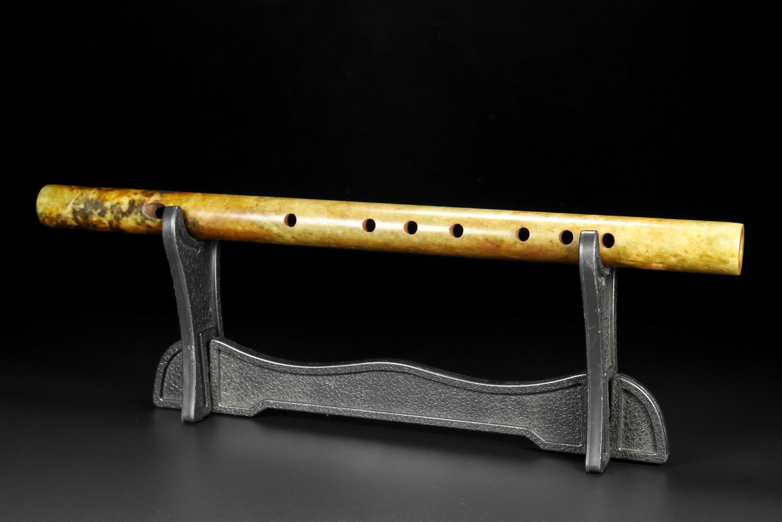 A Rare White Jade Dizi - 2