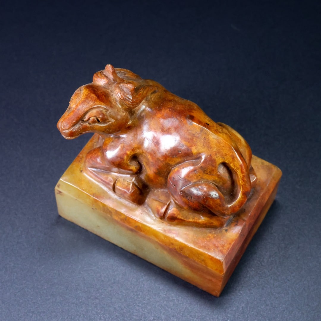 An Exquisite White Jade Beast-Shaped Seal: An Exquisite White Jade Beast-Shaped Seal,Qing